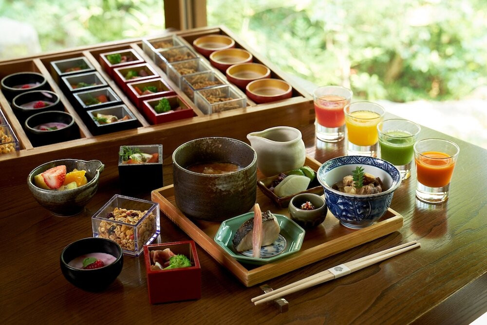 嵐山の景色と一緒にいただく、老舗の和菓子とホテルスイーツ3530121