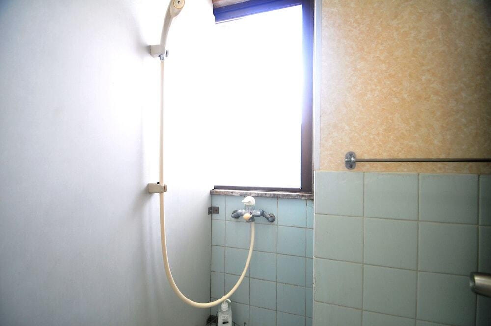 バスルームのシャワー