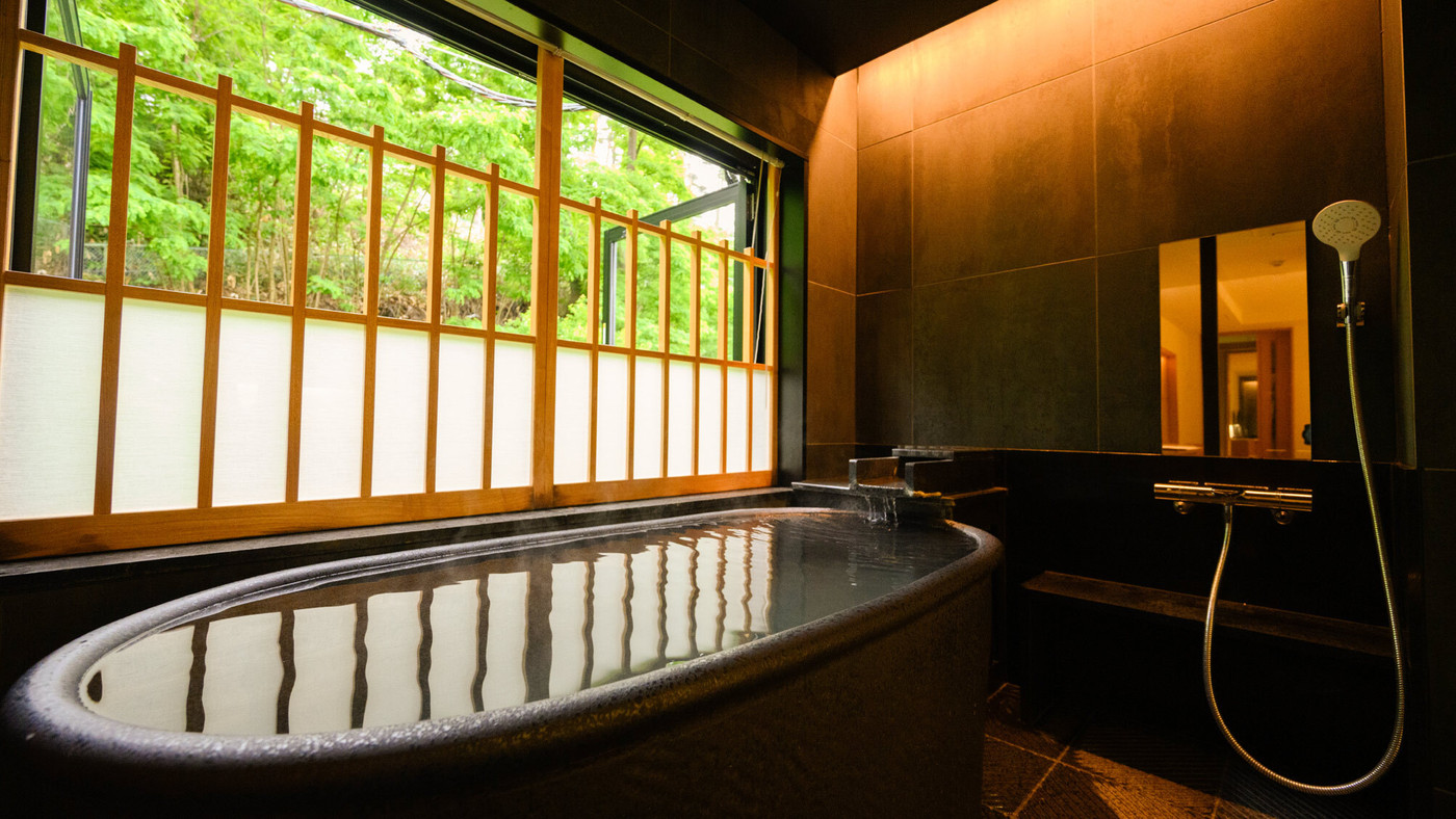 1日4組限定。“半露天風呂”で温泉三昧できる隠れ家4374335