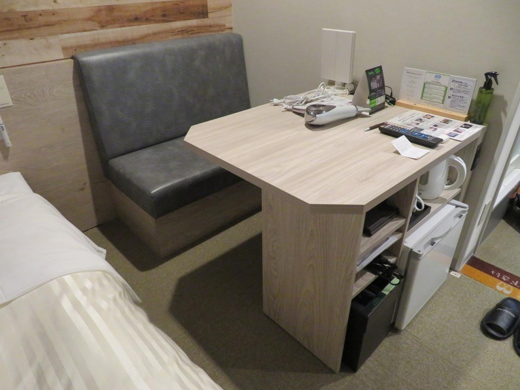 お部屋の設備、アメニティも色々揃っていて清潔。
