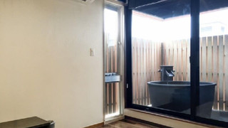 [洋モダンスイート] 客室露天風呂 [喫煙可]