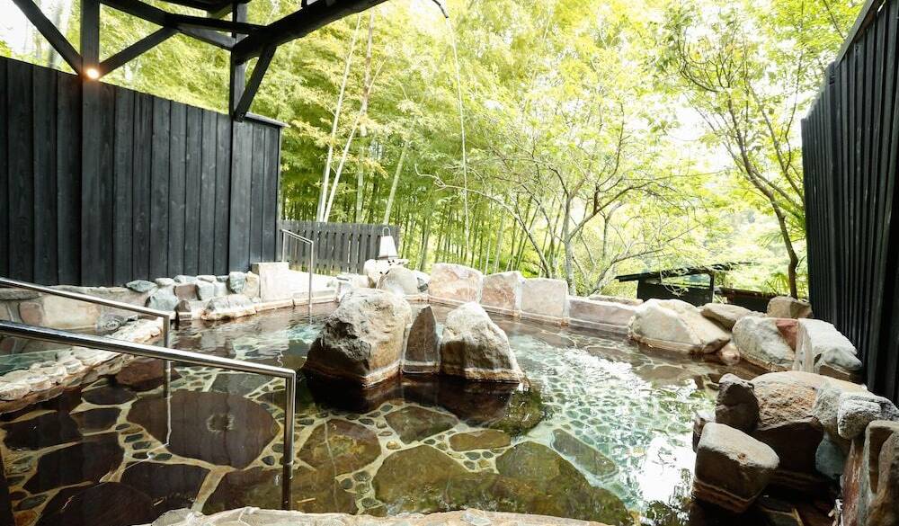 貸切風呂 露天風呂① / 1