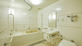 ワンちゃんルームバリアフリー対応客室（バス付）禁煙