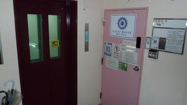 施設の入り口 / 10