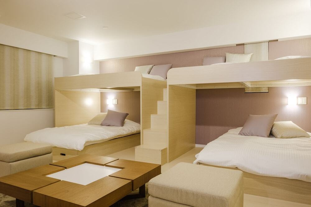 Apple TVが標準設備。iPhoneのミラーリングもOK4058475