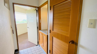 エグゼクティブルーム : 定員2名-4名 喫煙可