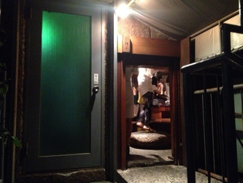 「汁べゑ 渋谷店」外観 375622 小さな入口