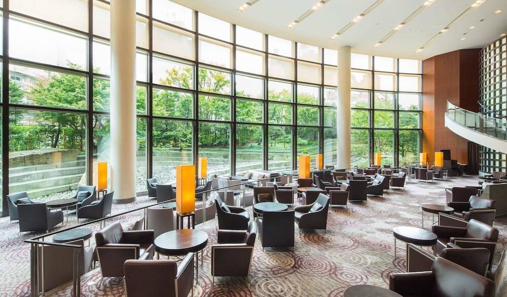 ガーデンラウンジ 坐忘店内 / 1