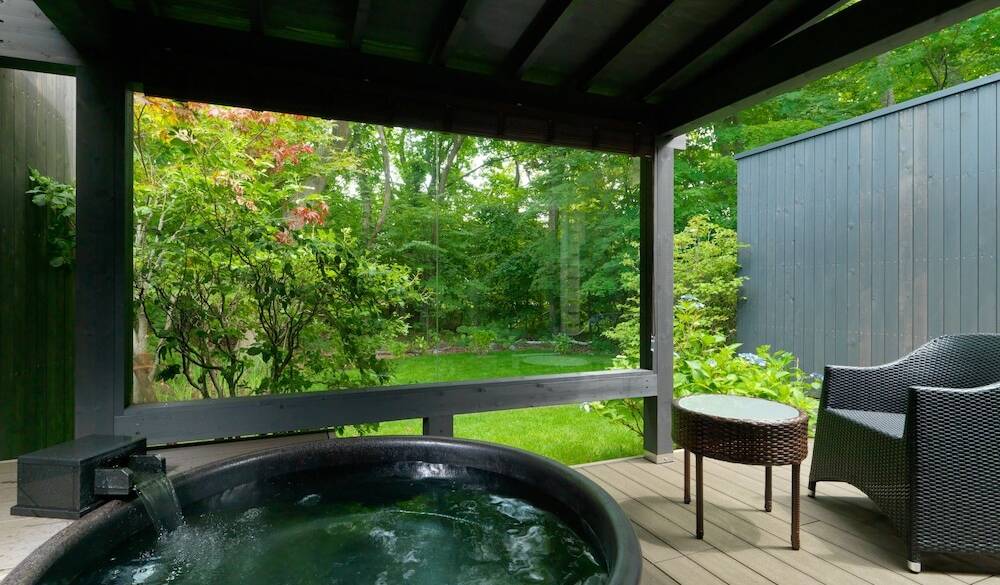 露天風呂付きツインルームの温泉 / 2