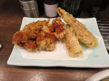 「こくわがた」料理 573916 鶏のから揚げ と ちくわ天