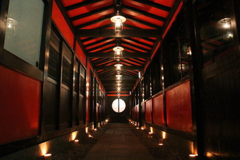 「ランプの宿」 内観 32535478 離れへの通路☆