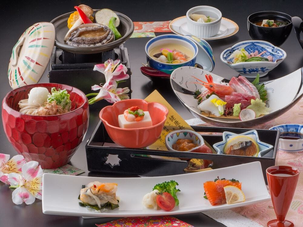 ラグジュアリーな別邸でゆったりと部屋食が楽しめる3747754