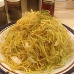 トッピングはお好みで♪最大12玉分まで提供している札幌「やきそば屋」