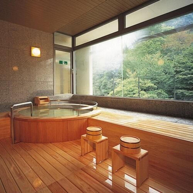 鴻朧館 檜風呂②