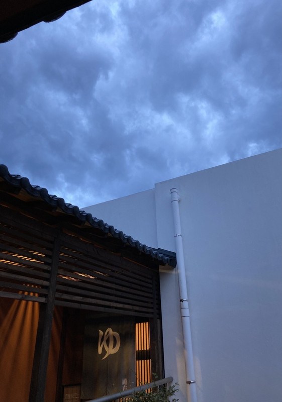 温泉広め　最上階屋根無し