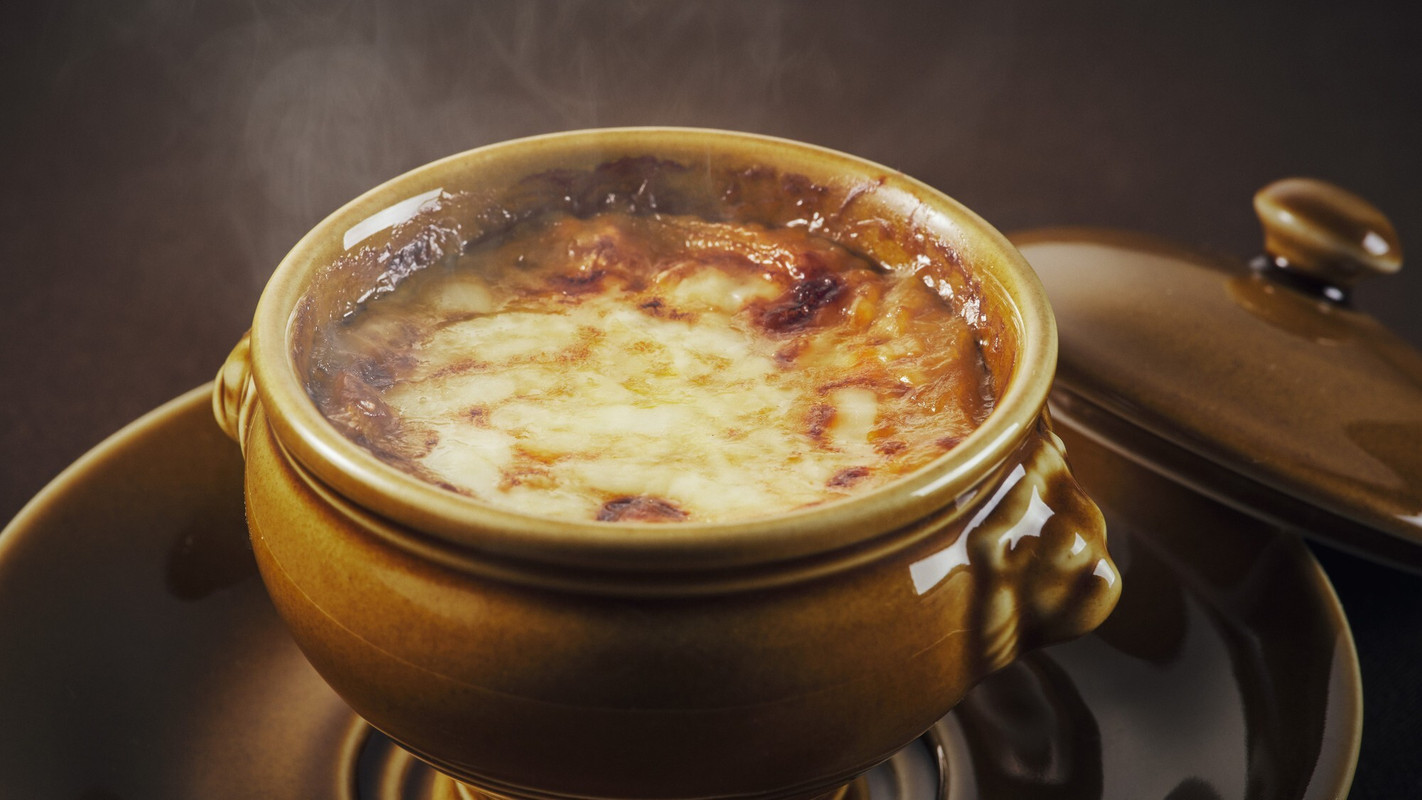 洋食　オニオングラタンスープ