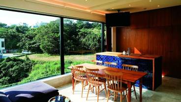 客室内のダイニングエリア / 33