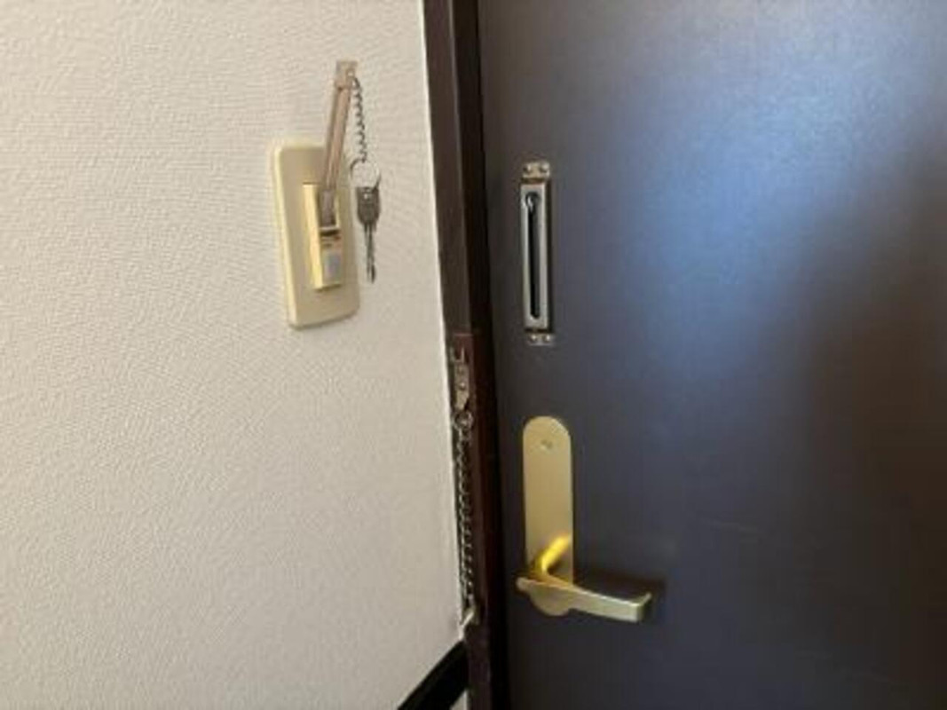 チェーンはあるけど、手動でロックできないのがちょっと不安