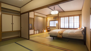 Bタイプ スタンダードツインルーム 2シングルベッドと布団2組 (トイレ付·共用バス) 禁煙