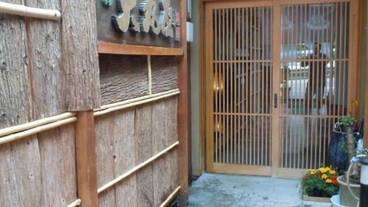 施設の入り口 / 4