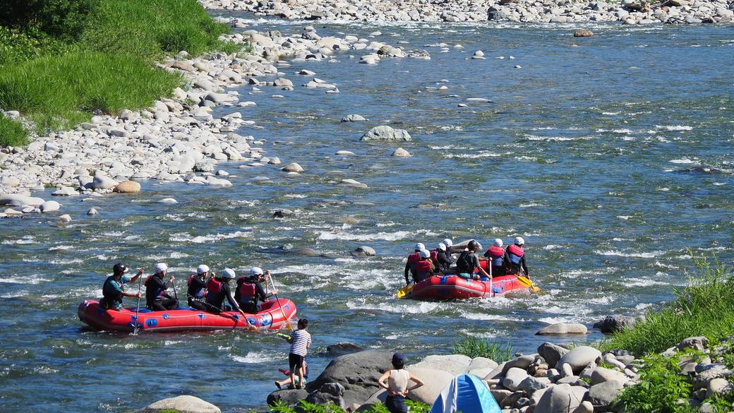 夏　ラフティングのボート / 2