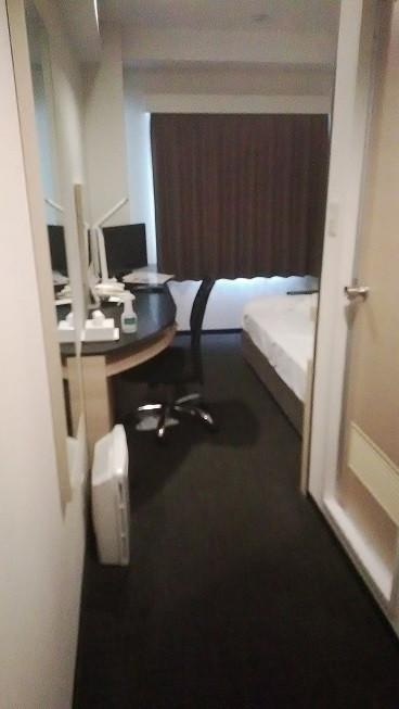 狭いがまあ許容範囲