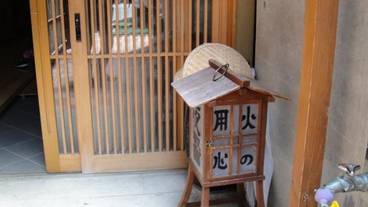 施設の入り口 / 3