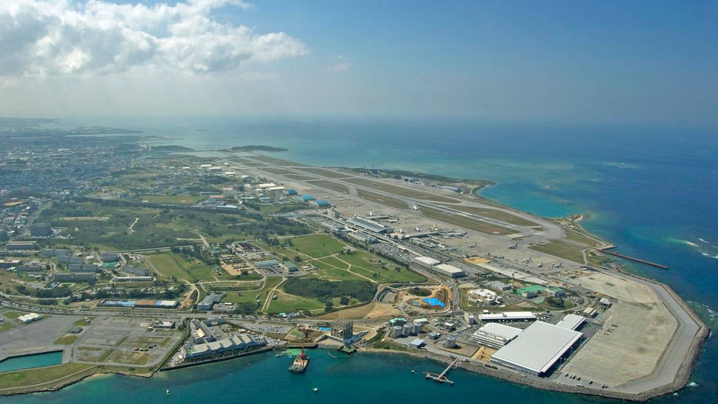 空から見た那覇空港 / 1