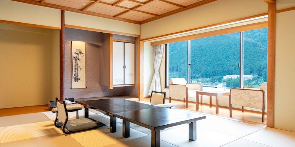 3. アンティークな佇まいに和む「紗々羅(ささら)」4088995