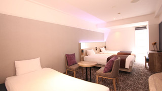 スーペリア ツインルーム+ソファーベッド (洗い場つきバスルーム、トイレ仕切り)