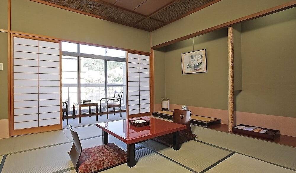 「芙蓉山荘」客室 一例 / 4