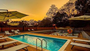 夕焼けに染まるプール / 6