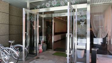 施設の正面 / 1