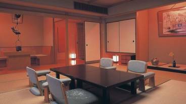 客室内のダイニングエリア / 6