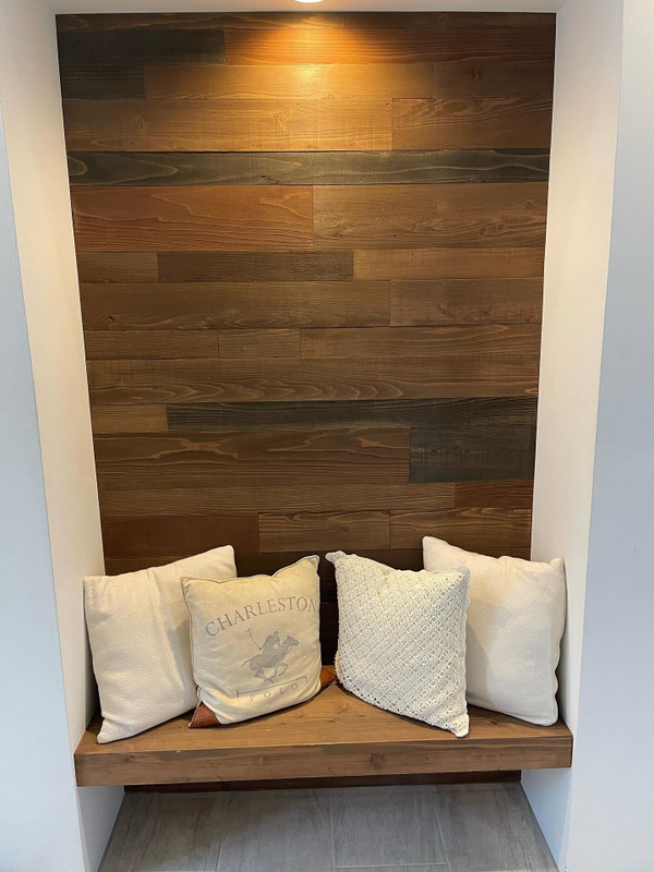 エントランスのベンチ
 / 5