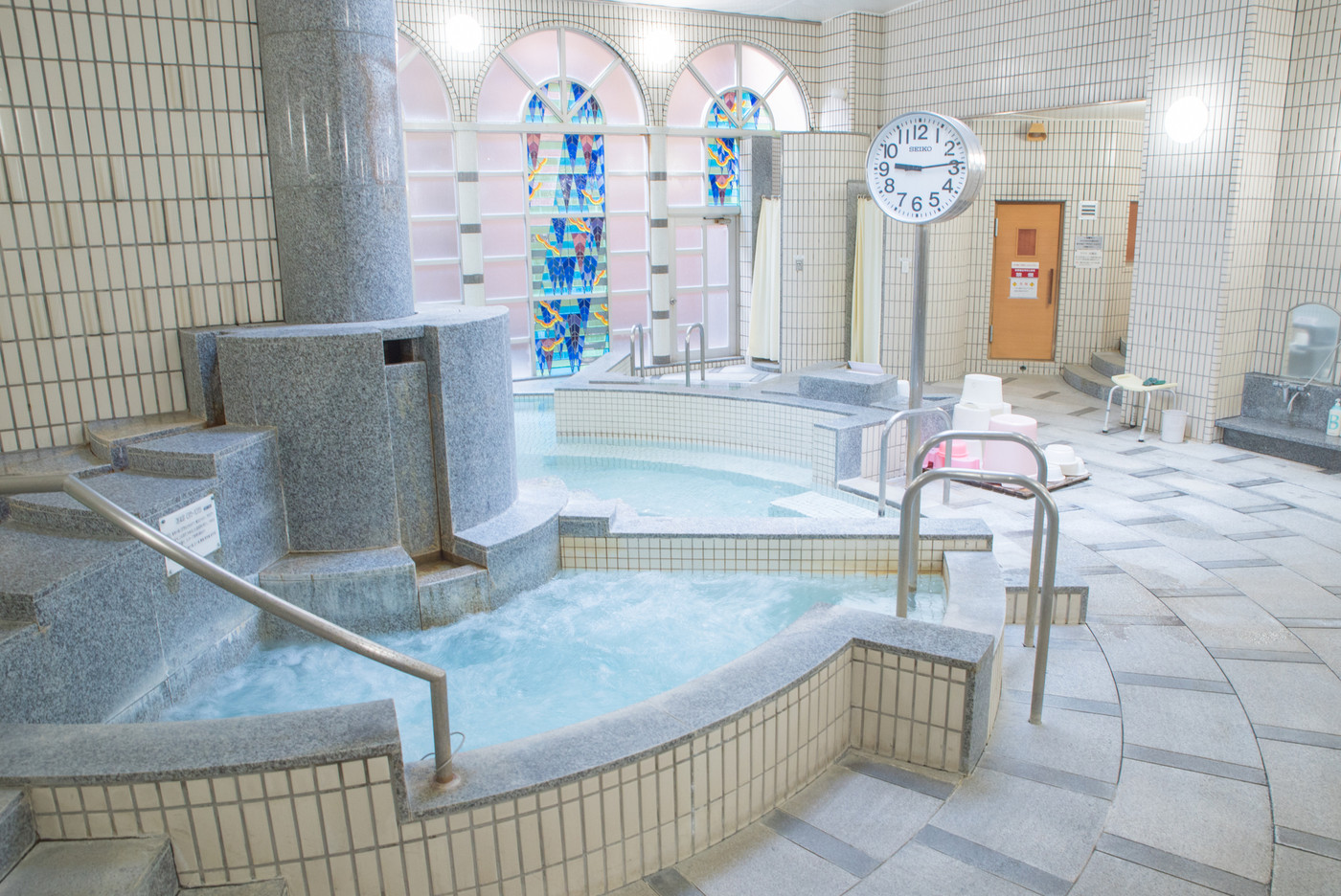 屋内温水プールとスパでリフレッシュ4065545