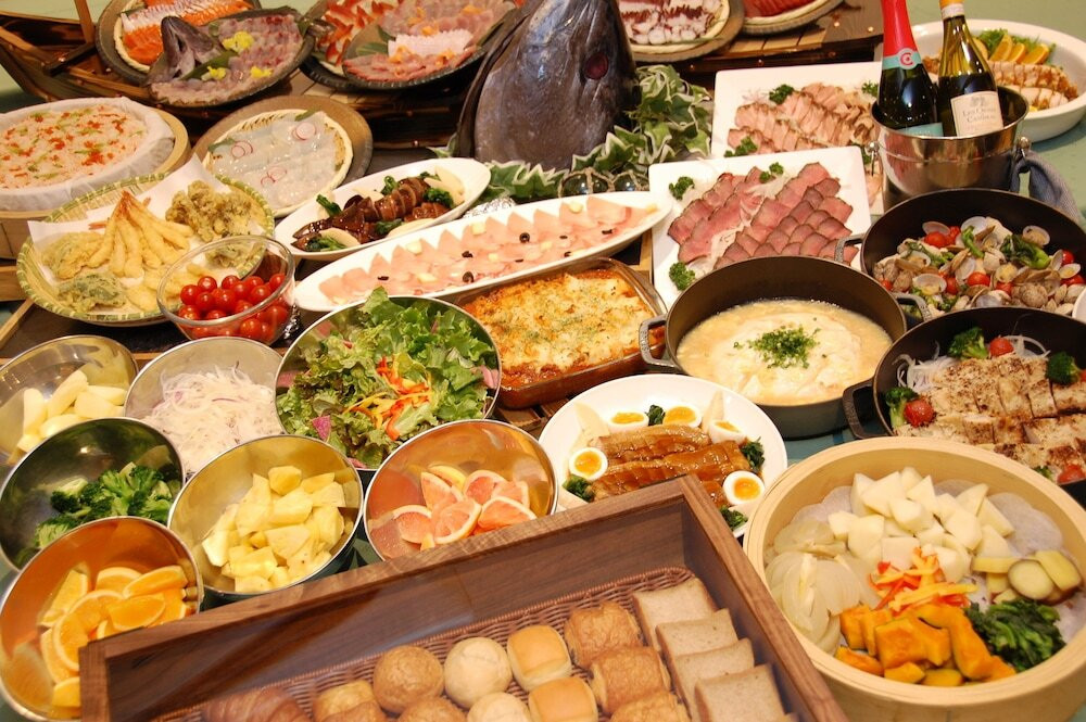 カレー、天ぷら、海鮮丼etc。品数たっぷり朝食♪温泉で体も癒せる4283960