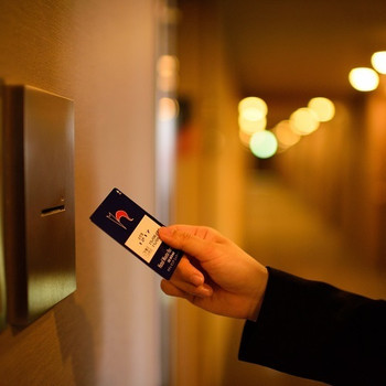 男子禁制！セキュリティドアでフロアごとガード4235501