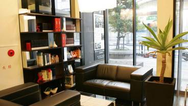 ロビー応接スペース / 6