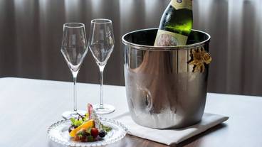 シャンパン サービス / 32