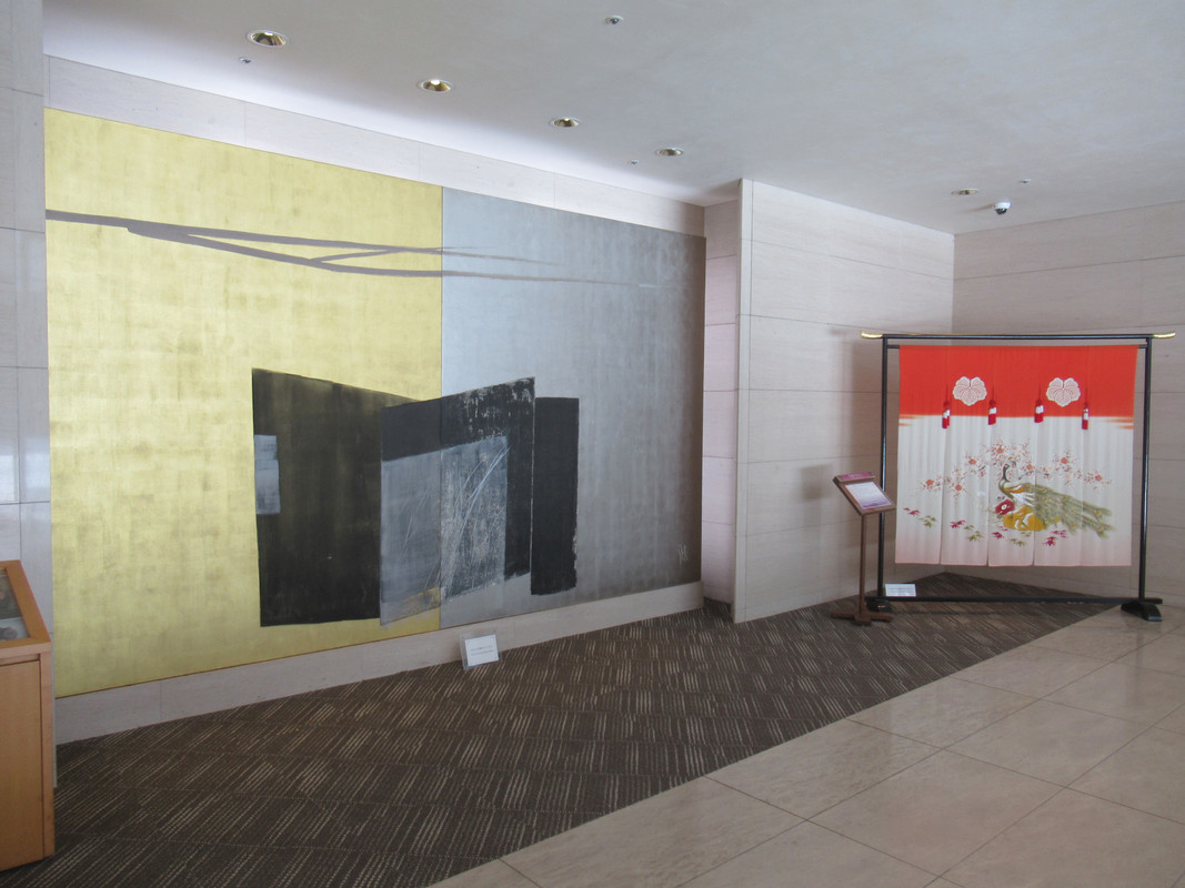 エントランスを入った所