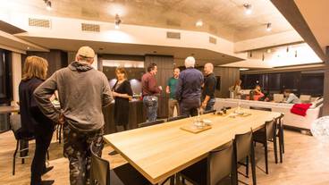 客室内のダイニングエリア / 37