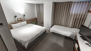 スタジオツインルーム 禁煙 (ダブルベッド1台およびシングルソファベッド1台）