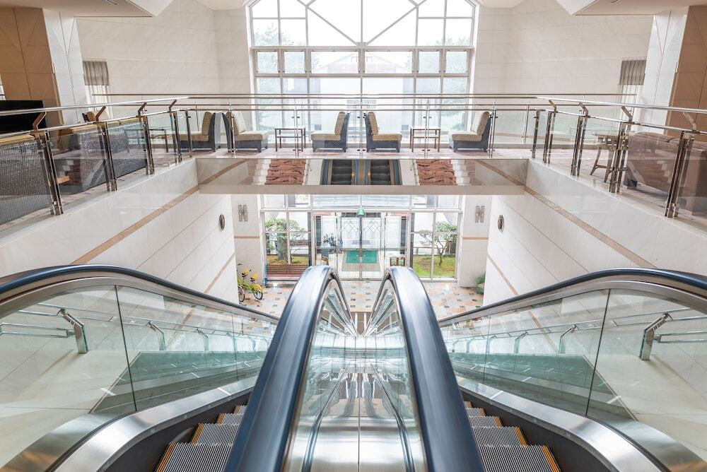 内部エントランス