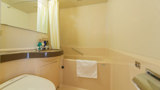 ダブルルーム クイーンベッド 1 台 禁煙