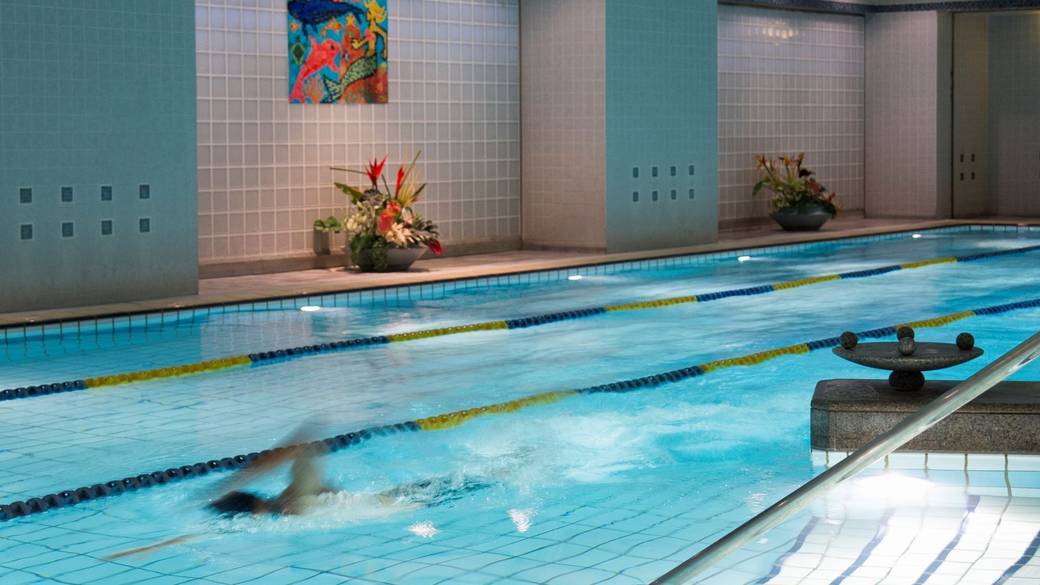 朝のプールで
リフレッシュ / 1