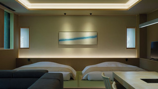 お食事を客室に備えた専用の扉にお届けする完全セルフサービスのデラックススイート 103 禁煙