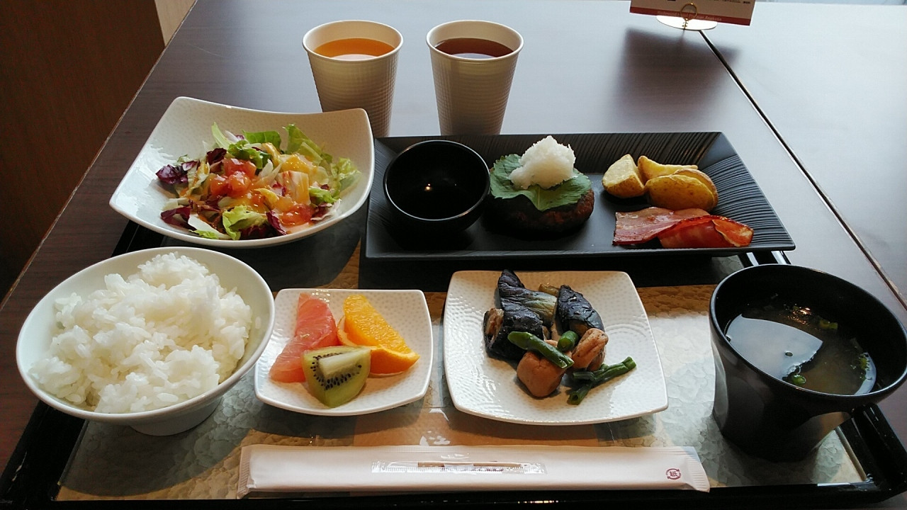 朝食