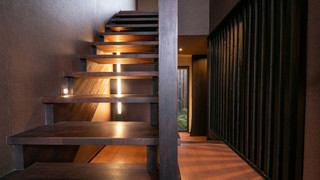 離れ-MIGI(右)- 禁煙