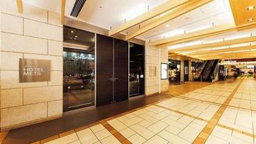 施設の入り口 / 8